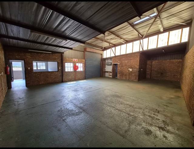 148M² WAREHOUSE TO LET IN WADEVILLE